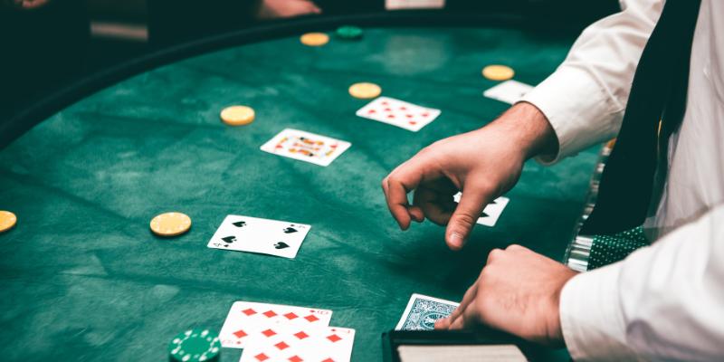 Cách Chơi Poker 68gamebai Chi Tiết Từ A - Z Cho Người Mới Bắt Đầu 2 Có nhiều khái niệm đặc biệt mà bạn phải làm quen khi chơi Poker